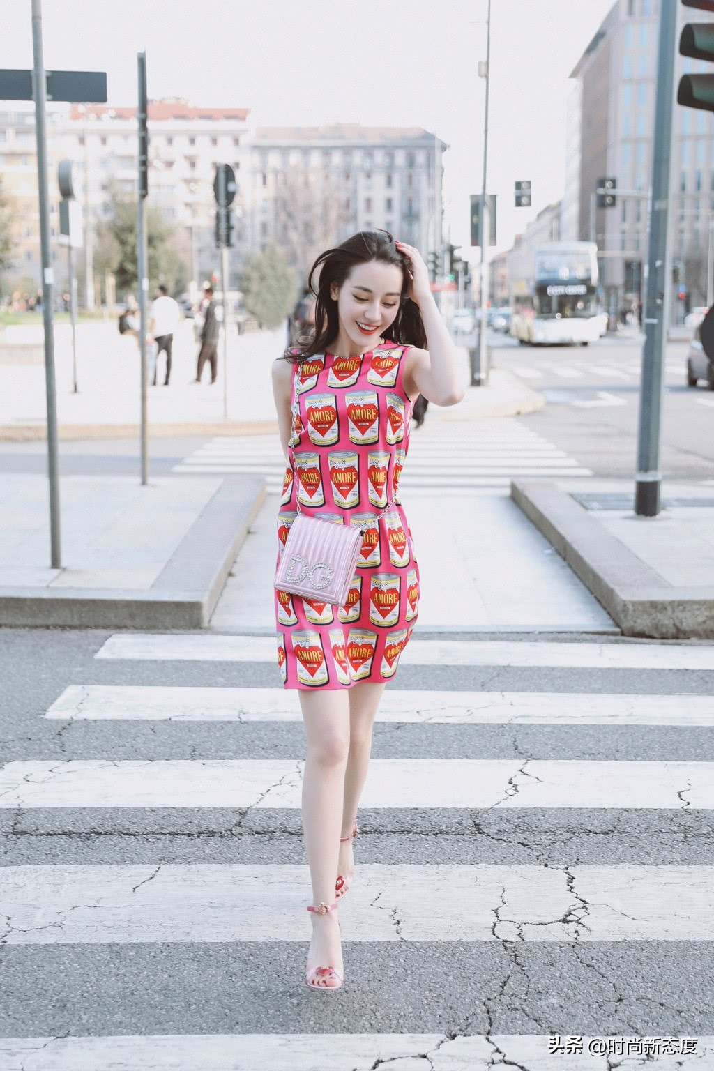 明星穿搭进阶之路_衣品 女明星_迪丽热巴和杨紫衣品变化