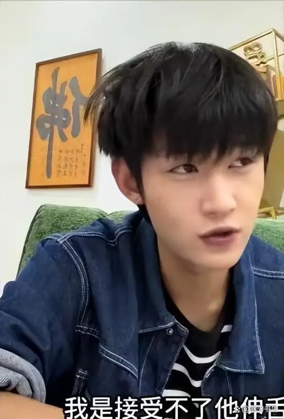 娱乐圈潜规则_娱乐圈男星被潜图片_女老板强吻新人演员